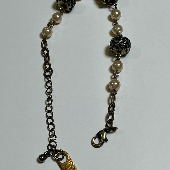 Perch Jewelry Set: Necklace, Bracelet & Pierced Earrings - Picture 7 of 12